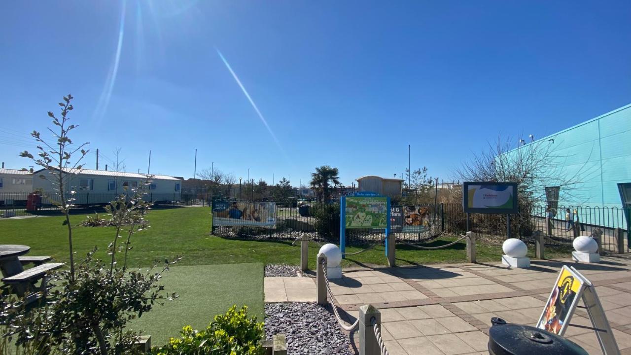 Parkdean Resorts Camber Sands Caravan 2023 المظهر الخارجي الصورة